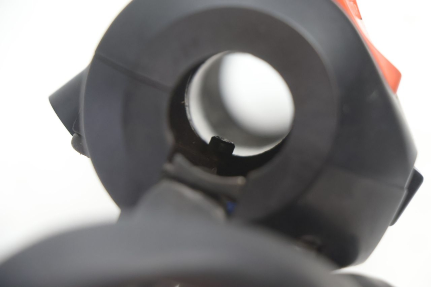 photo de COMMUTATORE DESTRO HONDA VFR FI RC46 800 (1998 - 2001) - Dettagli dei punti di fissaggio