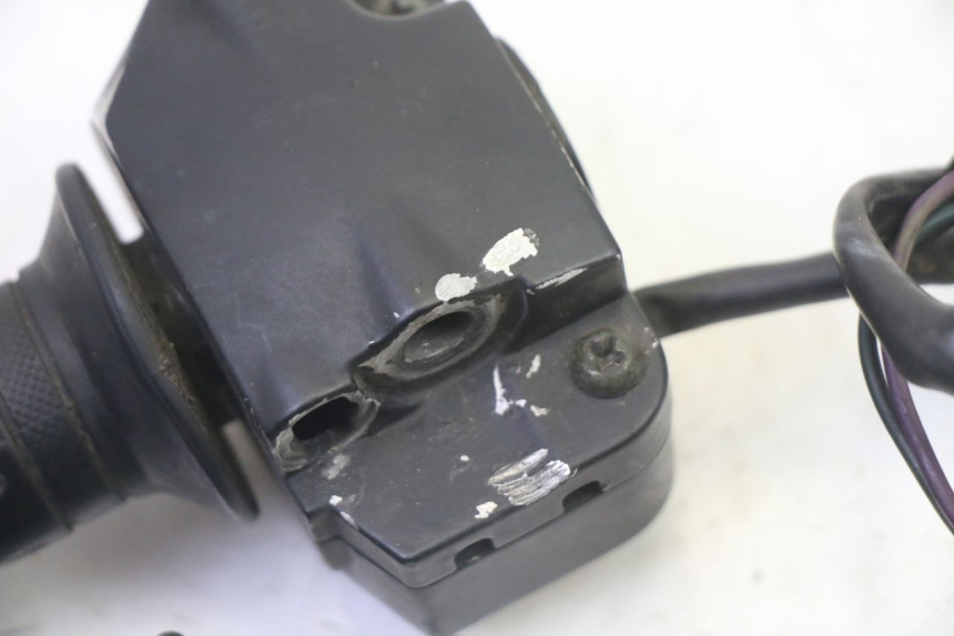 photo de MANUBRIO DESTRO PEUGEOT VIVACITY NEW 2T 50 (2008 - 2017) - Primo piano tecnico