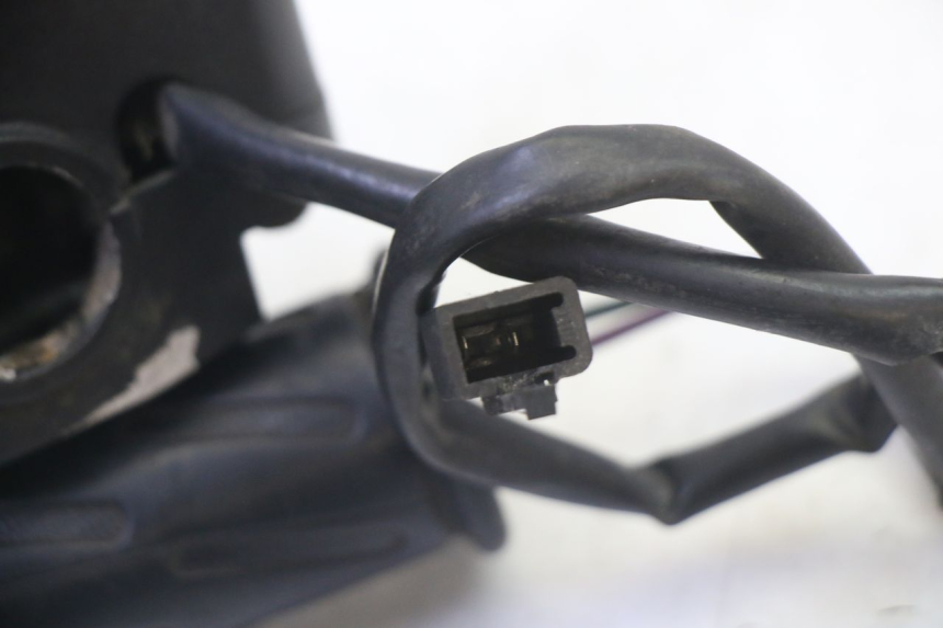 photo de MANUBRIO DESTRO PEUGEOT VIVACITY NEW 2T 50 (2008 - 2017) - Dettagli dei punti di fissaggio