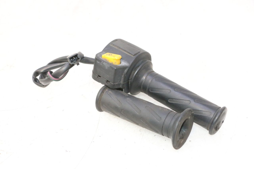 photo de MANUBRIO DESTRO PEUGEOT VIVACITY NEW 2T 50 (2008 - 2017) - Dettaglio del componente