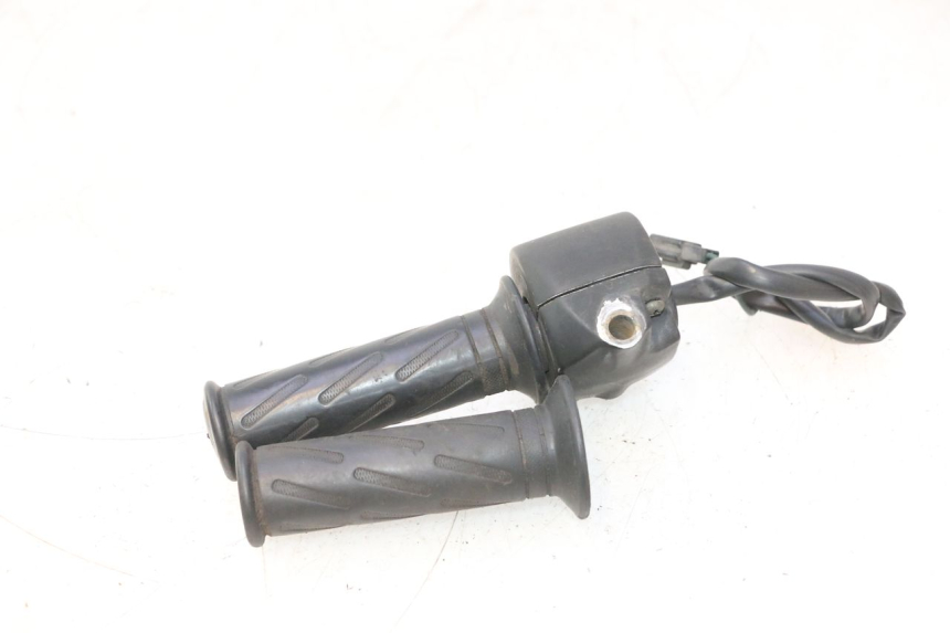 photo de MANUBRIO DESTRO PEUGEOT VIVACITY NEW 2T 50 (2008 - 2017) - Dettagli dei punti di fissaggio
