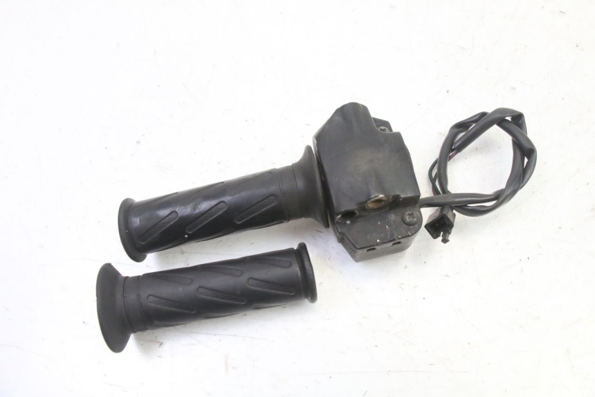 photo de COMMODO DESTRO PEUGEOT VIVACITY NEW 4T 50 (2008 - 2017) - Primo piano tecnico