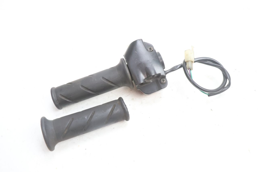 photo de MANUBRIO DESTRO PEUGEOT VIVACITY 50 (2004 - 2009) - Altra angolazione