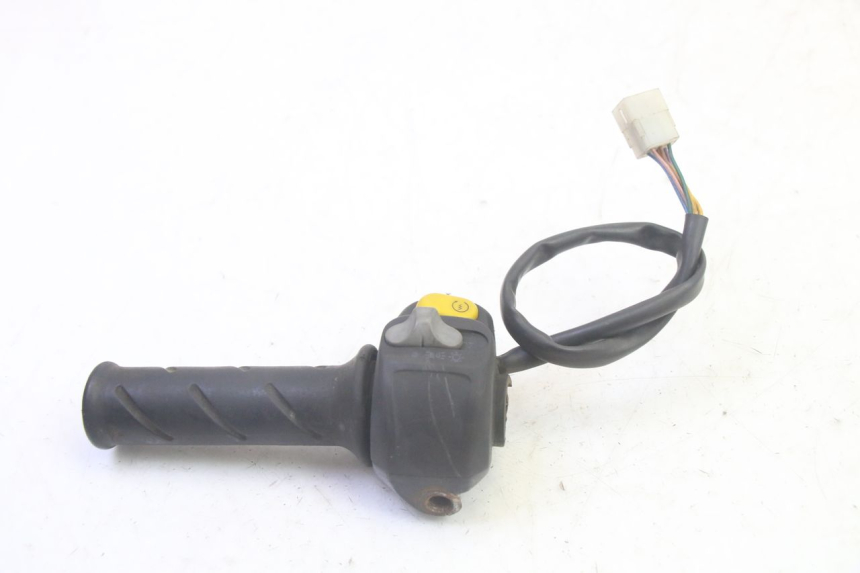 photo de COMMUTATORE DESTRO PEUGEOT VIVACITY 100 (1999 - 2008) - Altra angolazione