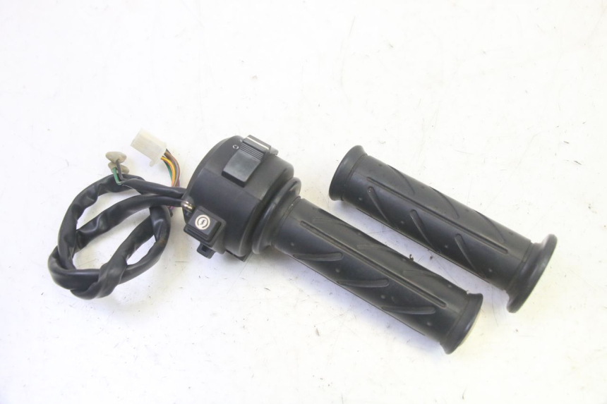 photo de MANUBRIO DESTRO DAELIM VJ ROADWIN FI 125 (2008 - 2017) - Vista principale