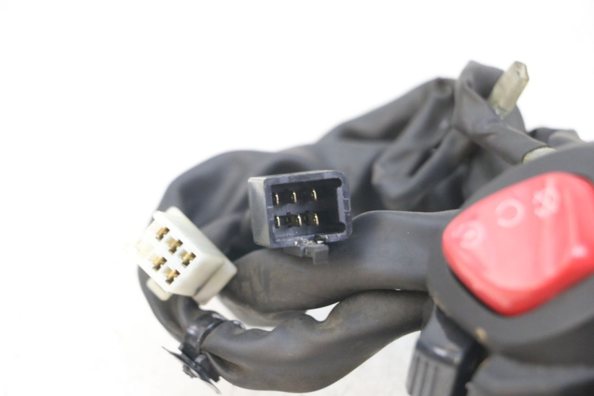 photo de MANUBRIO DESTRO YAMAHA XMAX X-MAX ABS 125 (2017 - 2020) - Vista d'insieme del prodotto