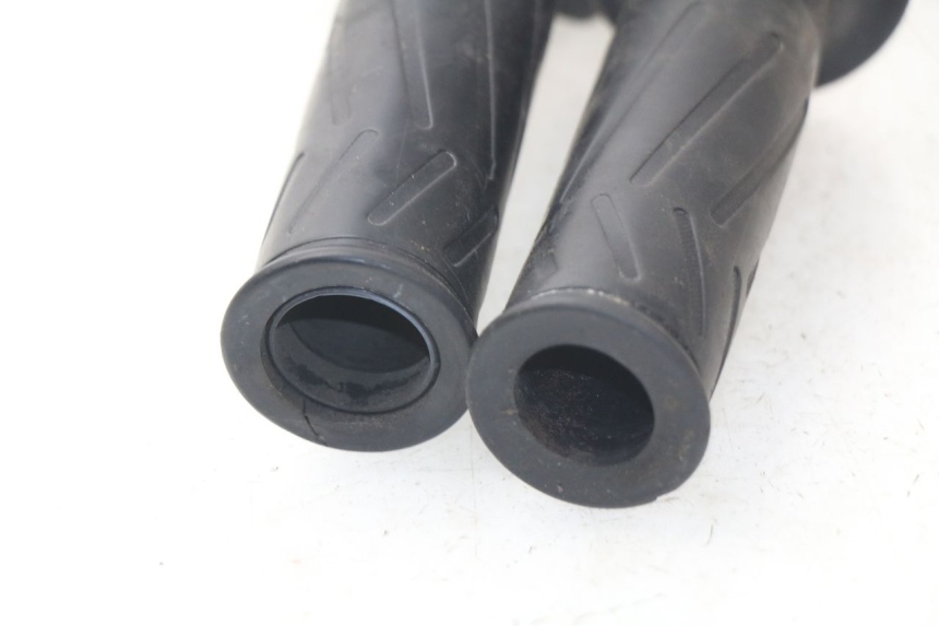 photo de MANUBRIO DESTRO YAMAHA X-MAX XMAX 125 (2010 - 2013) - Vista d'insieme del prodotto