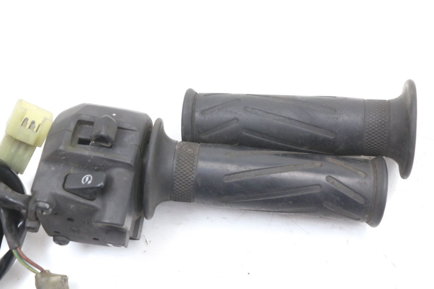 photo de MANUBRIO DESTRO YAMAHA X-MAX XMAX 125 (2010 - 2013) - Altra angolazione