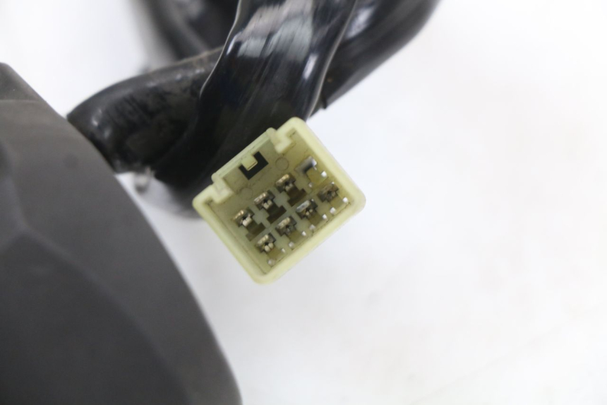 photo de MANUBRIO DESTRO YAMAHA X-MAX XMAX 125 (2010 - 2013) - Stato della superficie e materiale