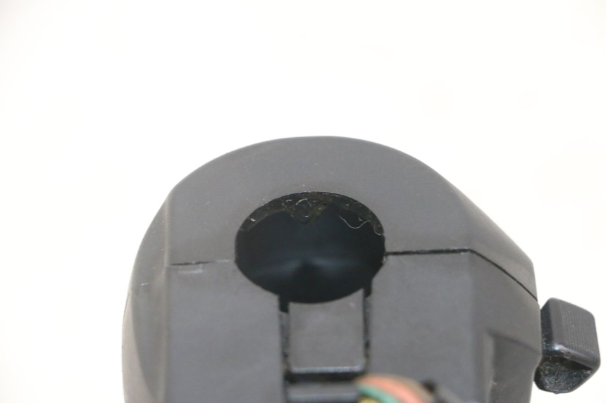 photo de MANUBRIO DESTRO YAMAHA X-MAX XMAX 125 (2010 - 2013) - Dettaglio del componente