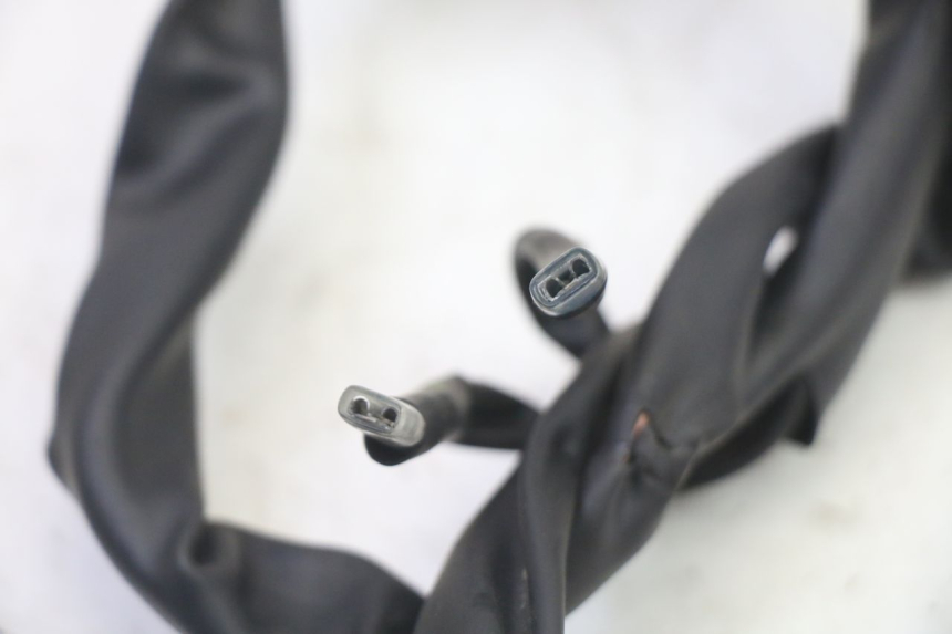 photo de COMMUTATORE DESTRO YAMAHA XMAX X-MAX 125 (2021 - 2025) - Stato della superficie e materiale