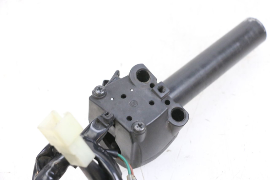 photo de MANUBRIO DESTRO YAMAHA X-MAX XMAX 125 (2010 - 2013) - Dettaglio del componente