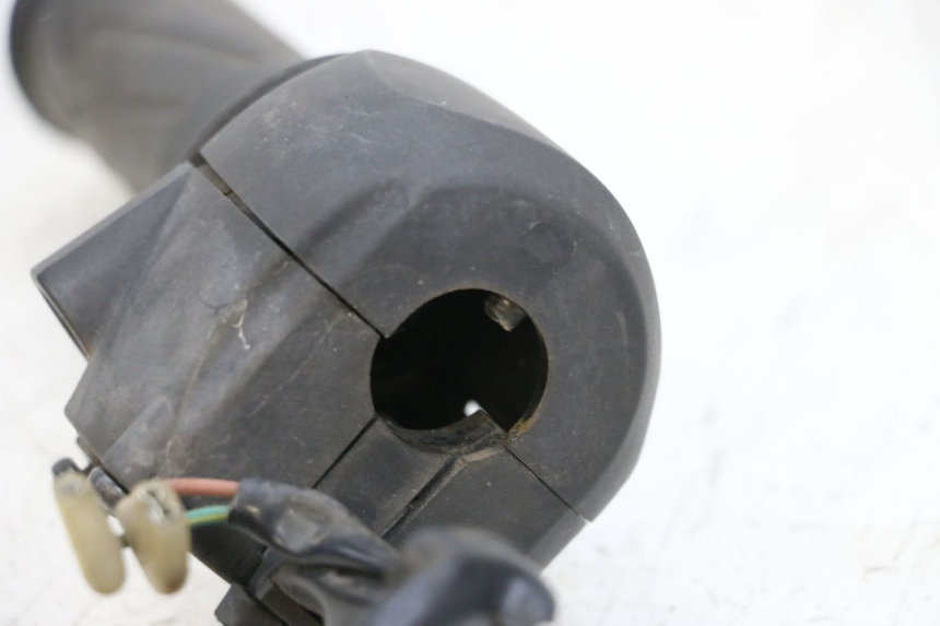 photo de MANUBRIO DESTRO YAMAHA X-MAX XMAX 125 (2010 - 2013) - Altra angolazione