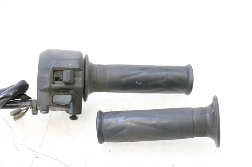 photo de MANUBRIO DESTRO YAMAHA X-MAX XMAX 125 (2010 - 2013) - Dettaglio del componente