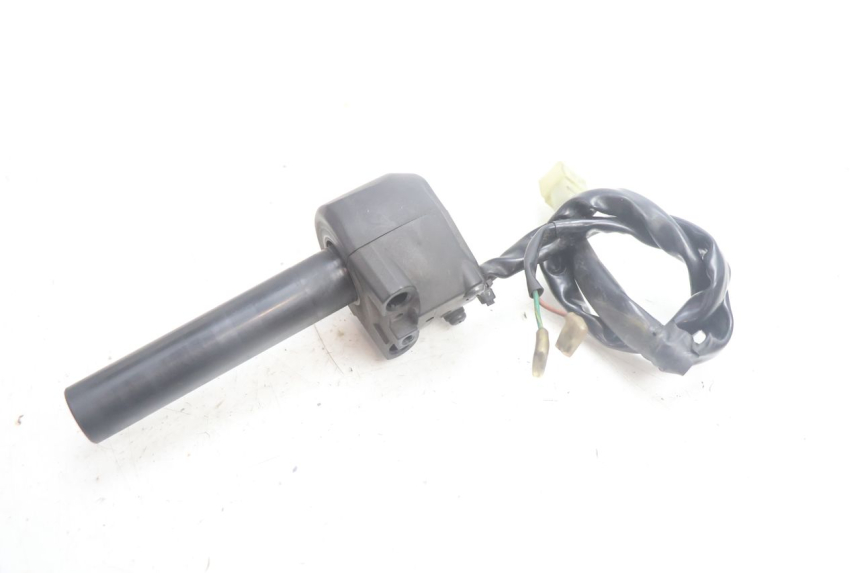 photo de MANUBRIO DESTRO YAMAHA X-MAX XMAX 125 (2010 - 2013) - Primo piano tecnico