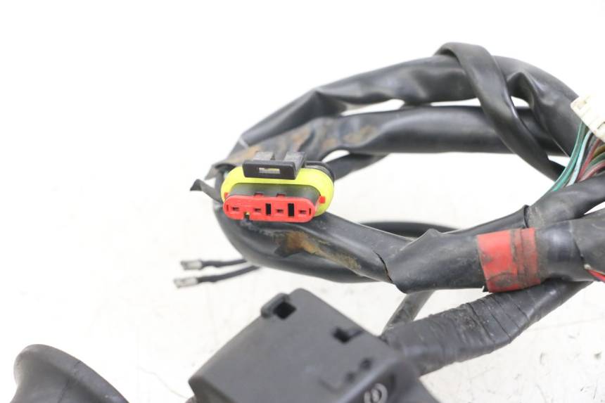 photo de MANUBRIO DESTRO PIAGGIO X10 125 (2012 - 2017) - Altra angolazione