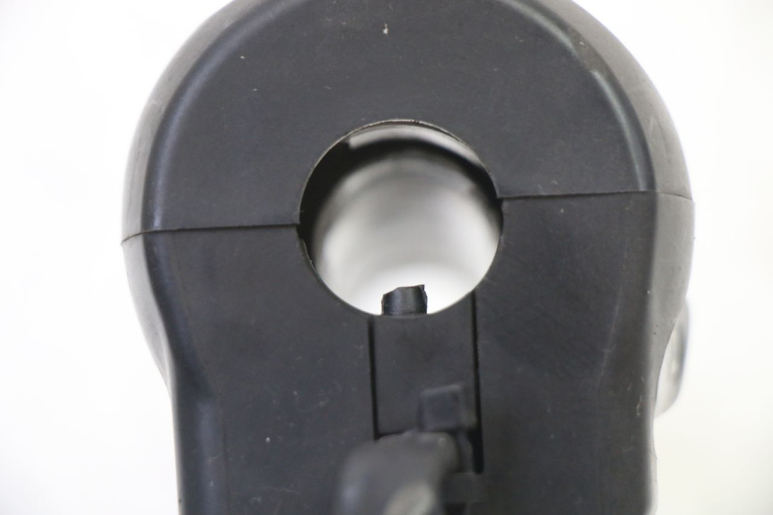 photo de COMMUTATORE DESTRO YAMAHA XJ6 ABS 600 (2008 - 2016) - Dettaglio del componente