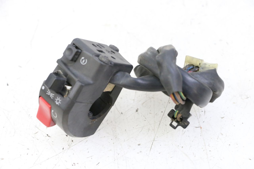 photo de COMMUTATORE DESTRO YAMAHA XJN DIVERSION 600 (2000 - 2003) - Zoom sullo stato d'uso