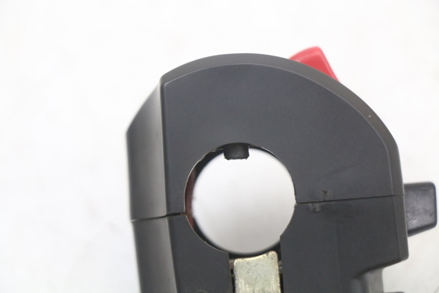 photo de COMMUTATORE DESTRO YAMAHA XJS DIVERSION 600 (1997 - 1999) - Vista d'insieme del prodotto