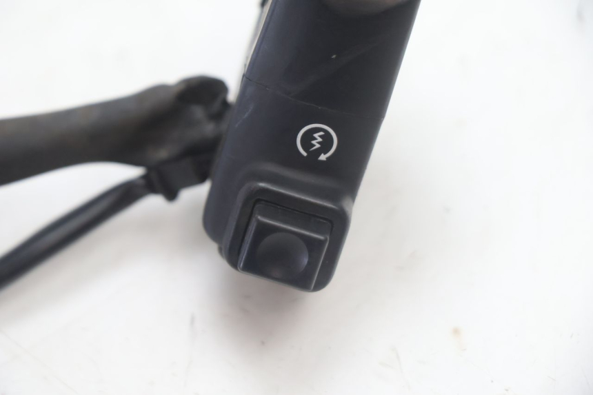 photo de COMMUTATORE DESTRO HONDA XLV VARADERO 125 (2007 - 2012) - Zoom sullo stato d'uso