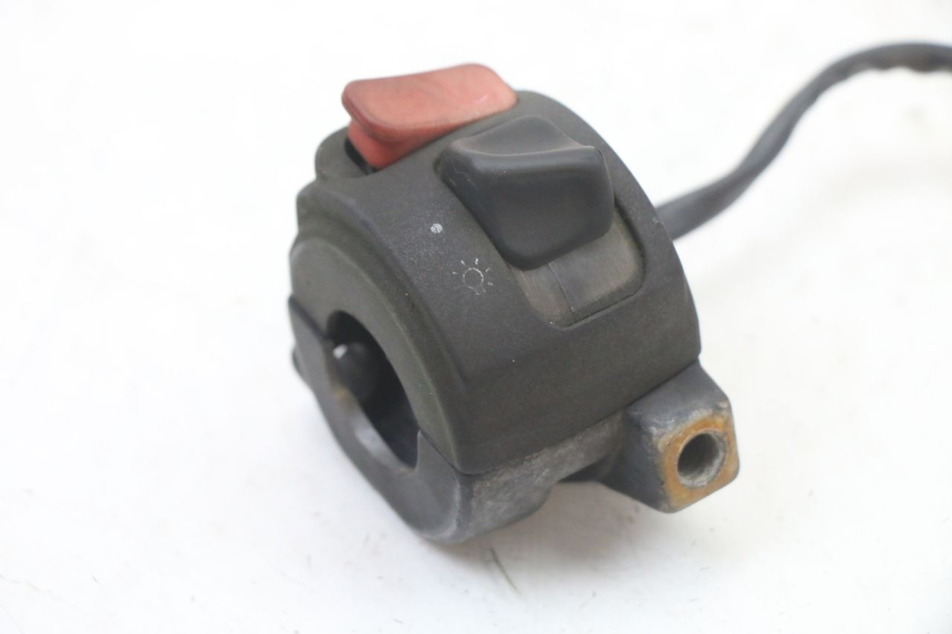 photo de COMMUTATORE DESTRO YAMAHA BW'S NG NEXT GENERATION 50 (1996 - 2003) - Primo piano tecnico