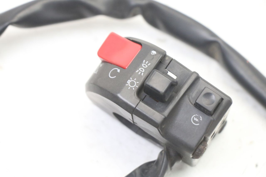 photo de MANUBRIO DESTRO YAMAHA FZS FAZER 600 (2001 - 2003) - Dettaglio del componente