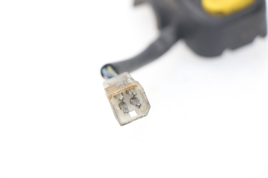 photo de MANUBRIO DESTRO YAMAHA YP MAJESTY 125 (1998 - 2001) - Zoom sullo stato d'uso