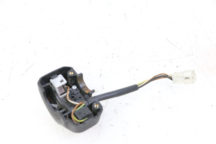 photo de MANUBRIO DESTRO YAMAHA YP MAJESTY 125 (2002 - 2006) - Zoom sullo stato d'uso