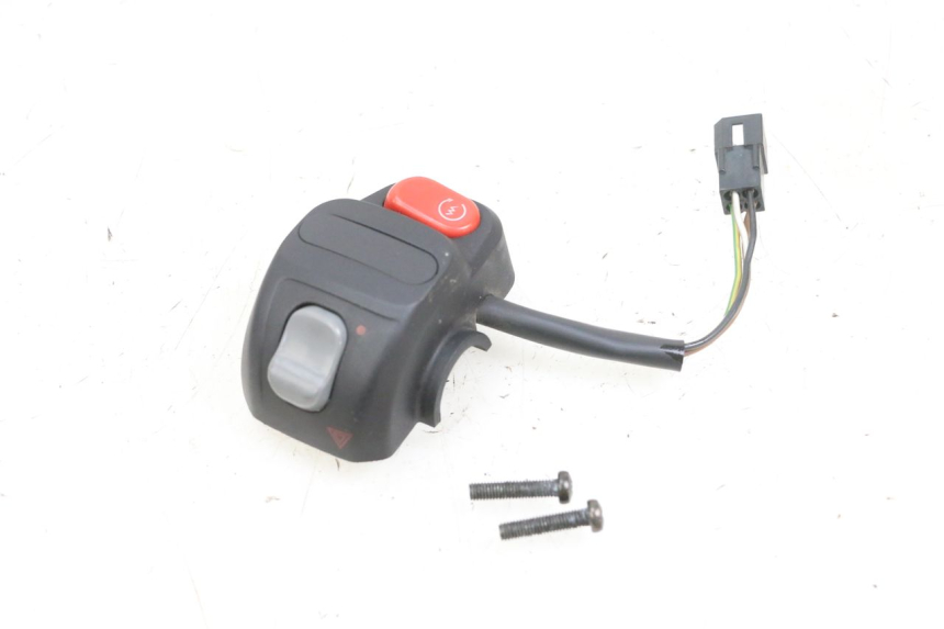 photo de MANUBRIO DESTRO YAMAHA YP MAJESTY 125 (2002 - 2006) - Dettaglio del componente