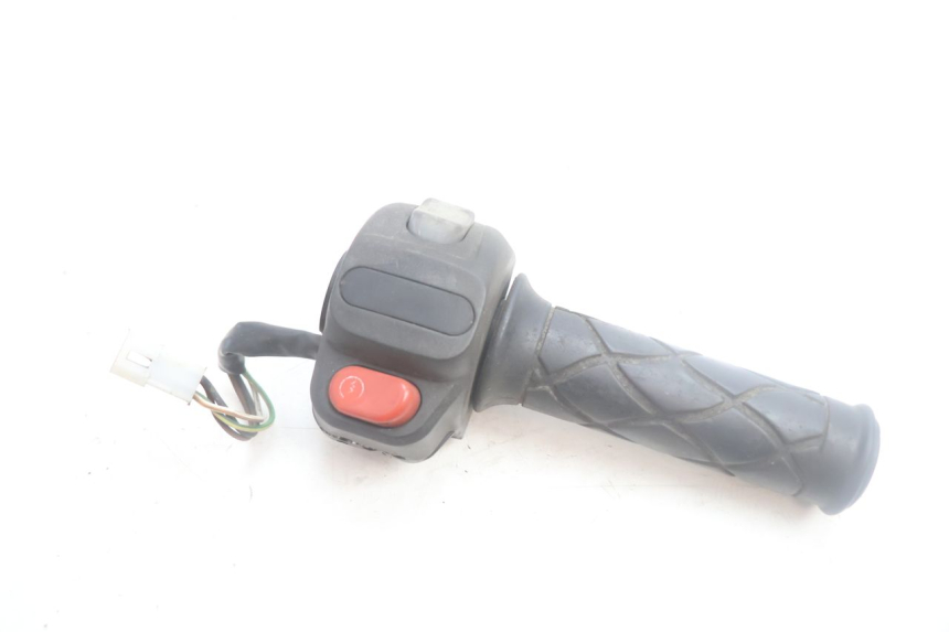 photo de MANUBRIO DESTRO YAMAHA YP MAJESTY 125 (2002 - 2006) - Vista principale