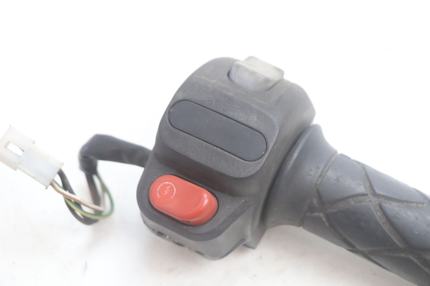 photo de MANUBRIO DESTRO YAMAHA YP MAJESTY 125 (2002 - 2006) - Dettaglio del componente