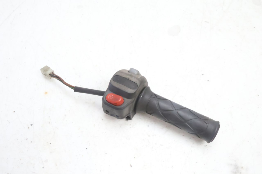 photo de MANUBRIO DESTRO YAMAHA YP MAJESTY 125 (2007 - 2010) - Vista principale