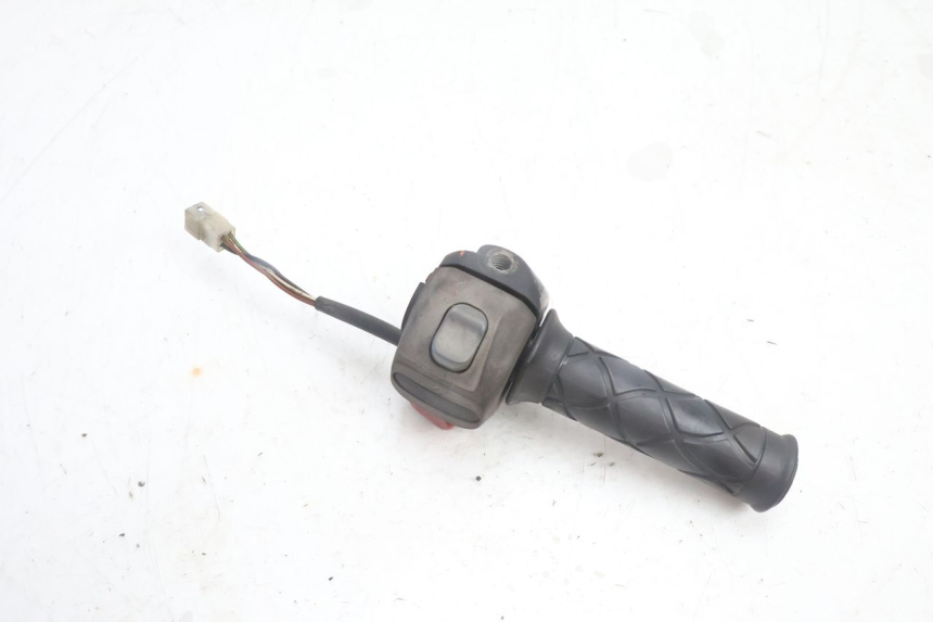 photo de MANUBRIO DESTRO YAMAHA YP MAJESTY 125 (2007 - 2010) - Dettaglio del componente