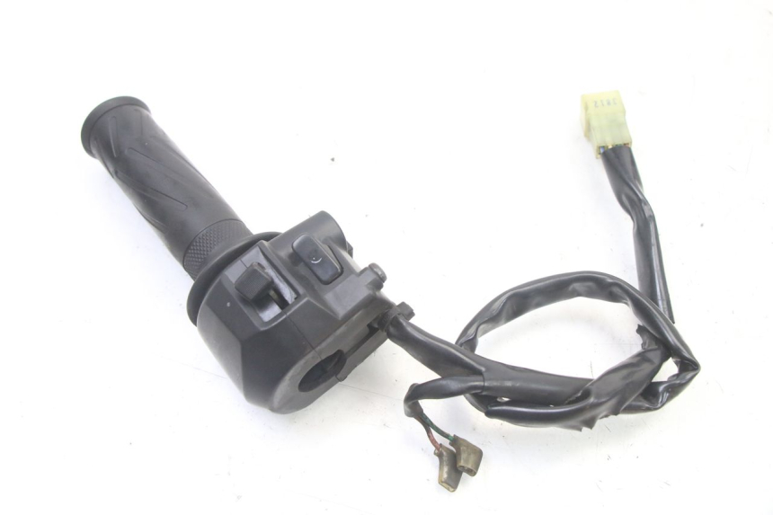 photo de COMMUTATORE DESTRO YAMAHA YP X-MAX XMAX 400 (2014 - 2017) - Altra angolazione