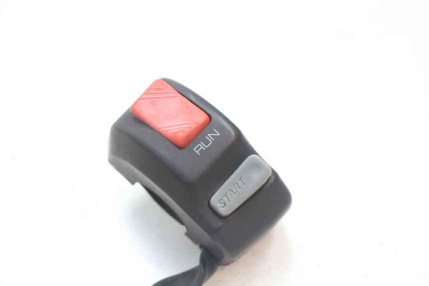 photo de COMMUTATORE DESTRO YAMAHA YZF R GENESIS 750 (1993 - 1998) - Dettaglio del componente
