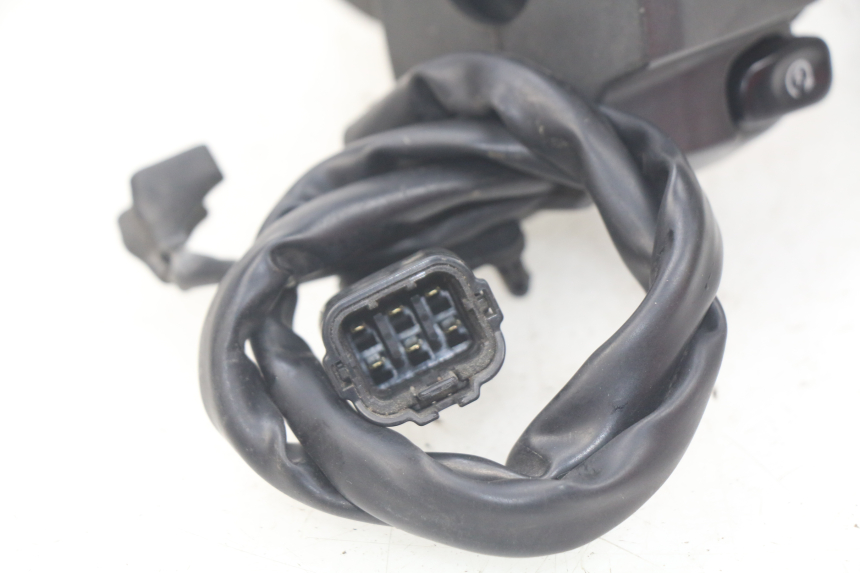 photo de MANUBRIO DESTRO KAWASAKI Z S 750 (2003 - 2006) - Zoom sullo stato d'uso