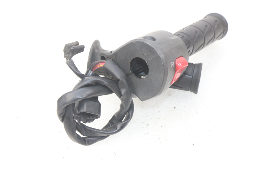 photo de MANUBRIO DESTRO KAWASAKI Z S 750 (2003 - 2006) - Primo piano tecnico