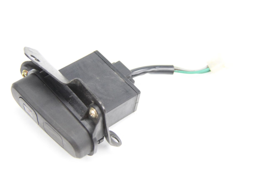 photo de COMANDO LUCI DI EMERGENZA SYM GTS EFI ABS 125 (2012 - 2016) - Altra angolazione