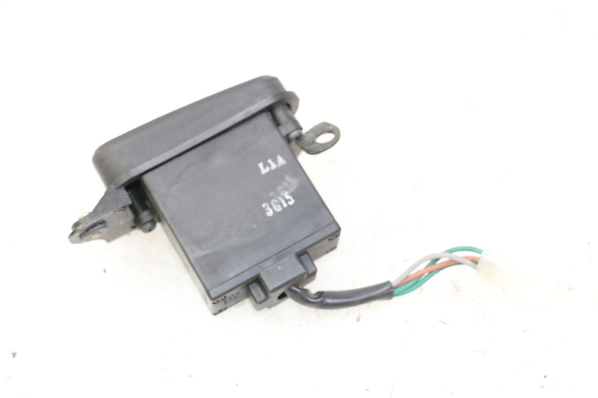 photo de COMMUTATORE EMERGENZA SYM JOYMAX 125 (2010 - 2017) - Primo piano tecnico