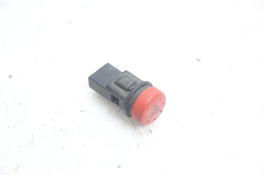 photo de COMMUTATORE EMERGENZA  PIAGGIO MP3 125 (2006 - 2014) - Dettaglio del componente