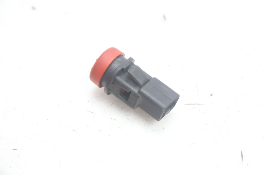 photo de COMMUTATORE EMERGENZA  PIAGGIO MP3 125 (2006 - 2014) - Zoom sullo stato d'uso