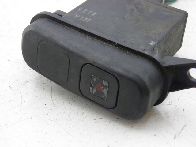 photo de COMANDO LUCI DI EMERGENZA SYM GTS 125 (2005 - 2008) - Primo piano tecnico