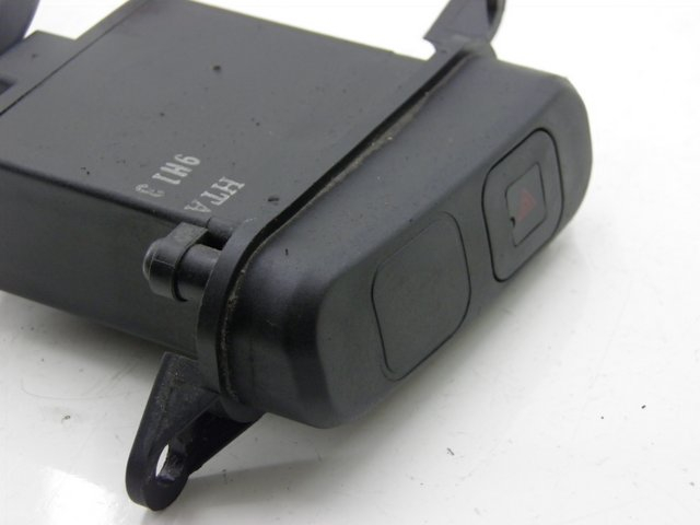 photo de COMANDO LUCI DI EMERGENZA SYM GTS EVO 125 (2009 - 2013) - Dettaglio del componente