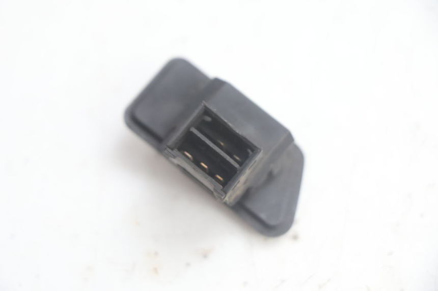 photo de COMANDO LUCI DI EMERGENZA YAMAHA XMAX X-MAX 125 (2006 - 2009) - Altra angolazione