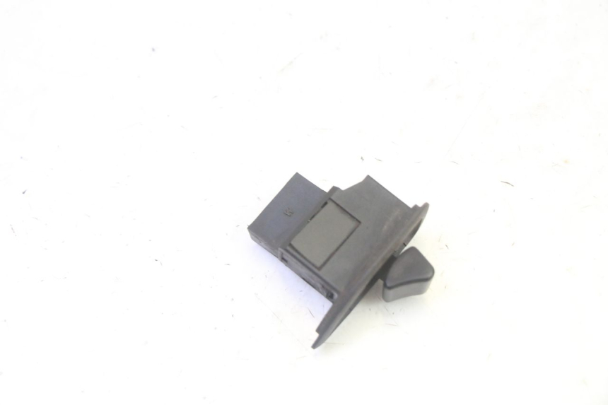 photo de COMANDO LUCI DI EMERGENZA PIAGGIO XEVO - X EVO 125 (2007 - 2017) - Dettaglio del componente