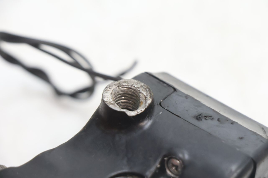 photo de COMMUTATORE SINISTRO PEUGEOT 103 SPX CLIP 50 (1989 - 1992) - Primo piano tecnico