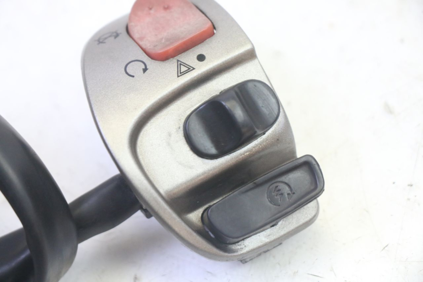 photo de COMMUTATORE SINISTRO QUADRO 4 4D 350 (2015 - 2018) - Zoom sullo stato d'uso