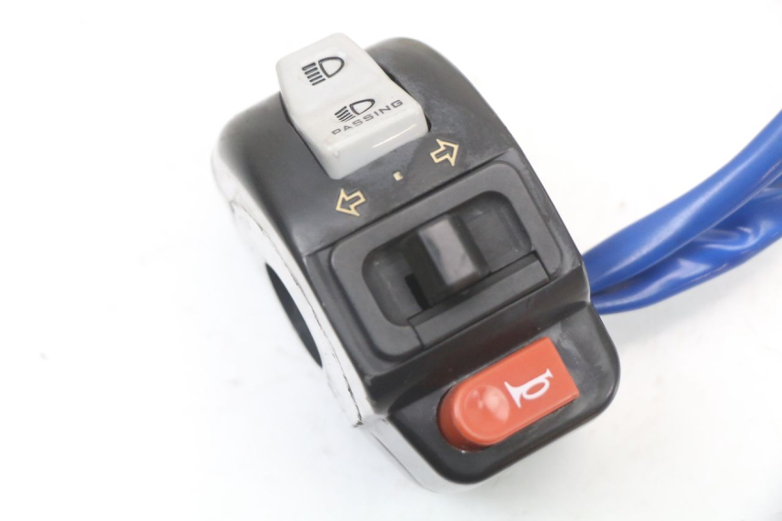 photo de MANUBRIO SINISTRO KYMCO AGILITY 4T 50 (2018 - 2022) - Dettaglio del componente