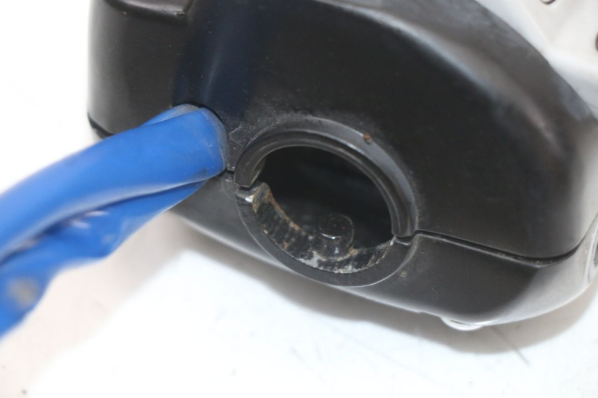 photo de MANUBRIO SINISTRO KYMCO AGILITY 4T 50 (2018 - 2022) - Dettagli dei punti di fissaggio