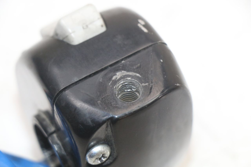 photo de MANUBRIO SINISTRO KYMCO AGILITY 4T 50 (2018 - 2022) - Primo piano tecnico